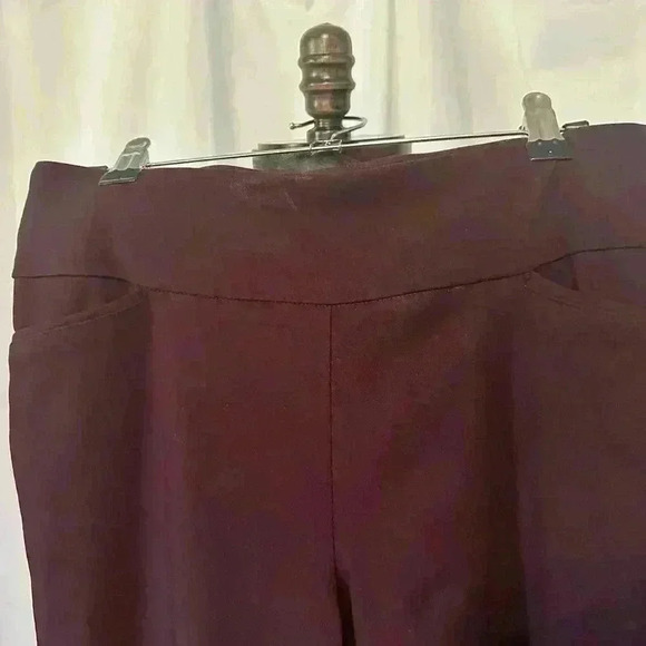 Counterparts Women’s Pull On.  Stretch Dress Pant. Size S. Plum Color - Picture 2 of 6